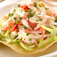Ensalada con gambas,cangrejo y aguacates